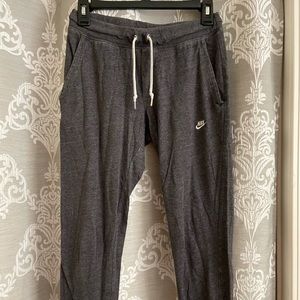 Small Nike Dark Grey Capri Joggers